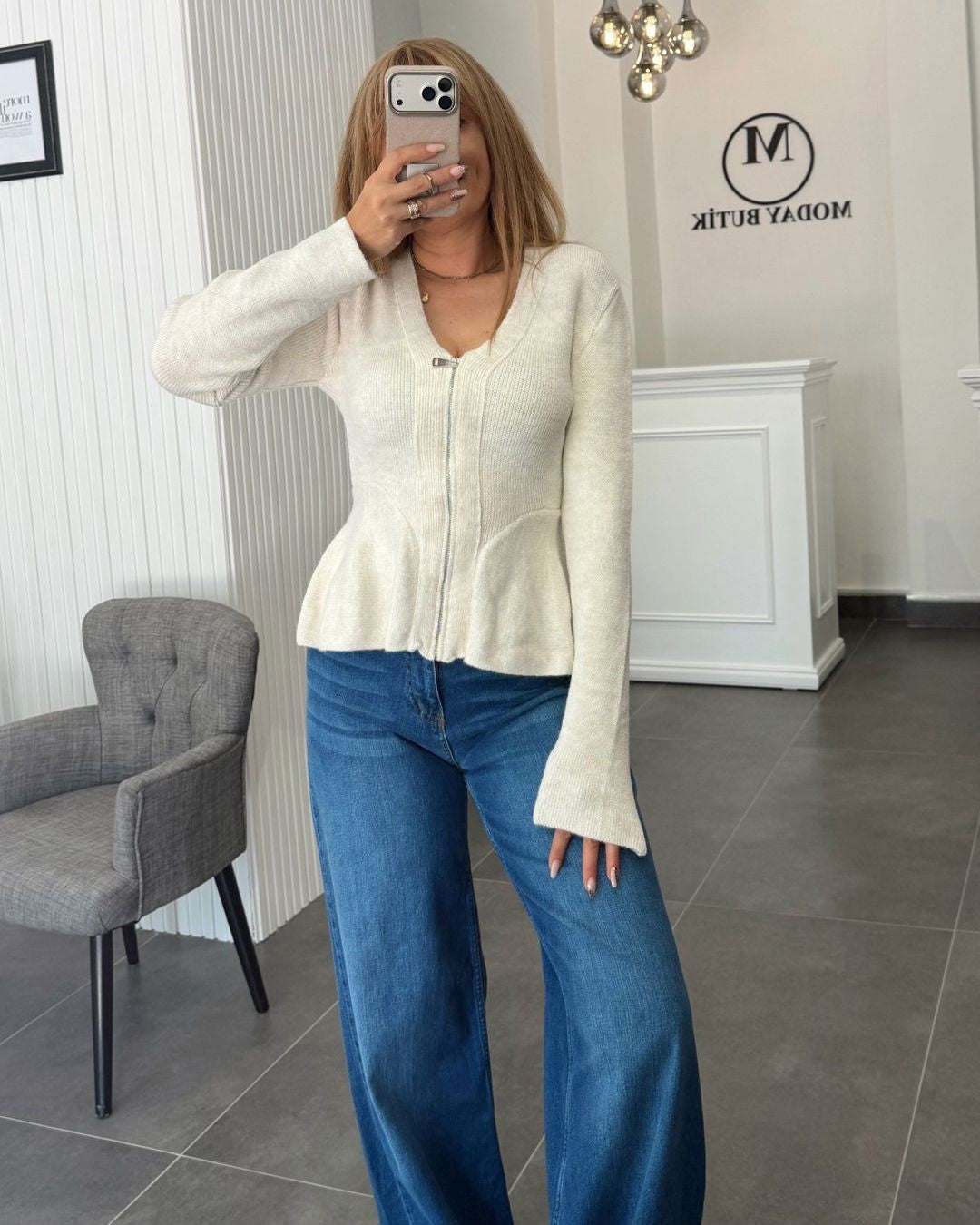 Cardigan - Beige - front view