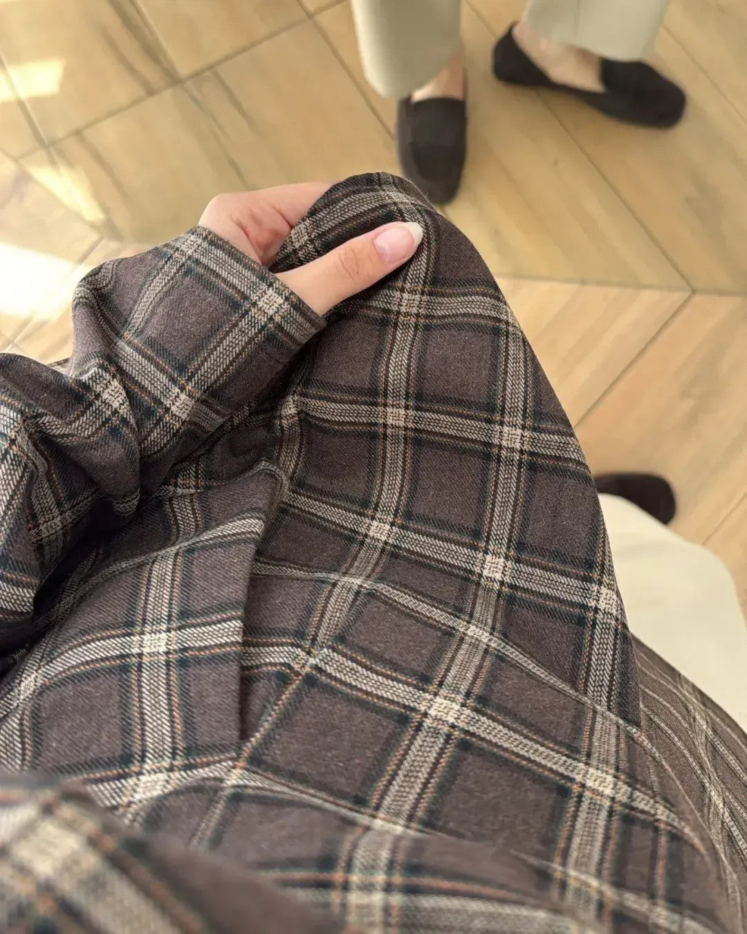 Cinched-Waist Plaid Shirt - Brown - detail