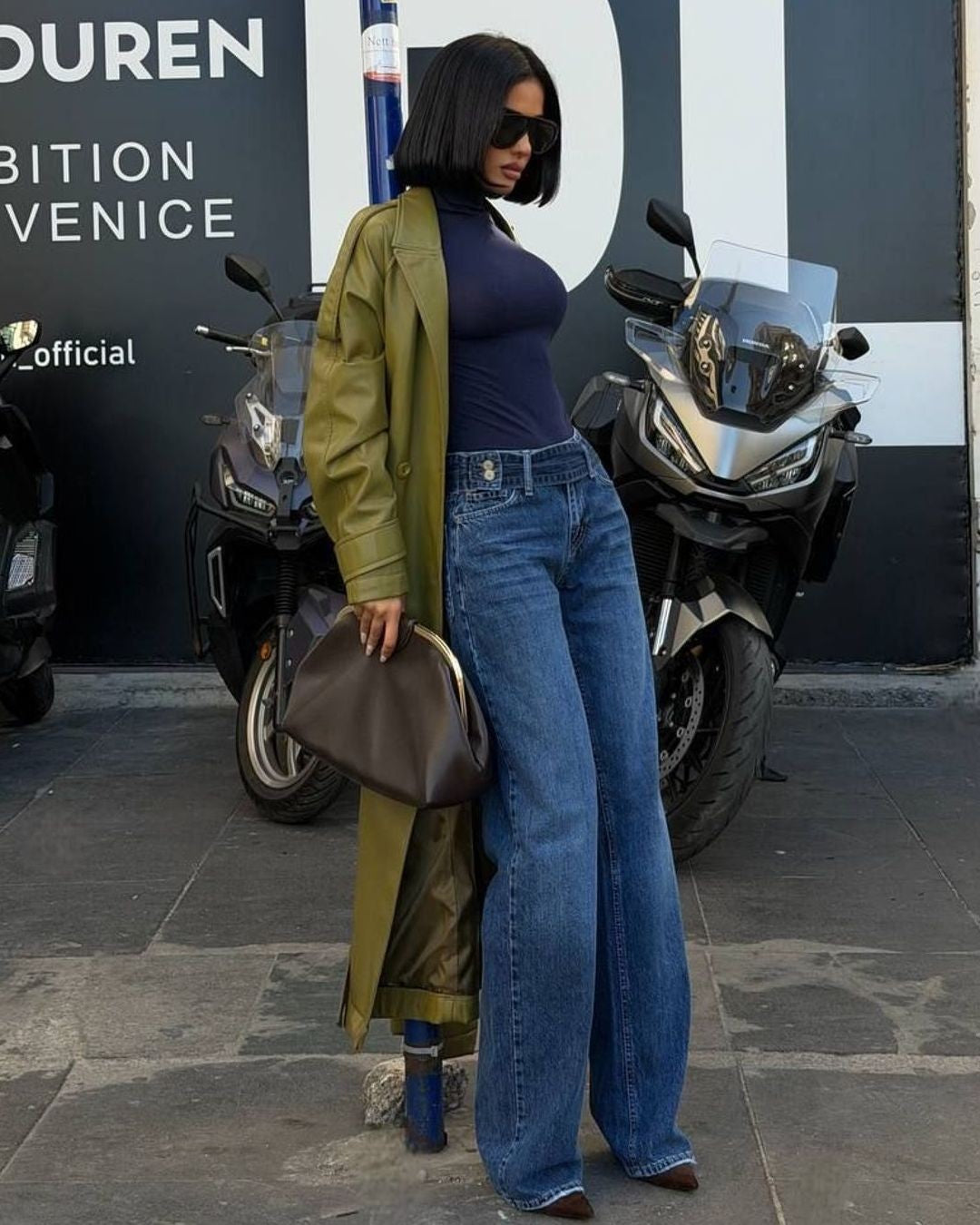 Jeans + Belt - Denim - three-quarter view