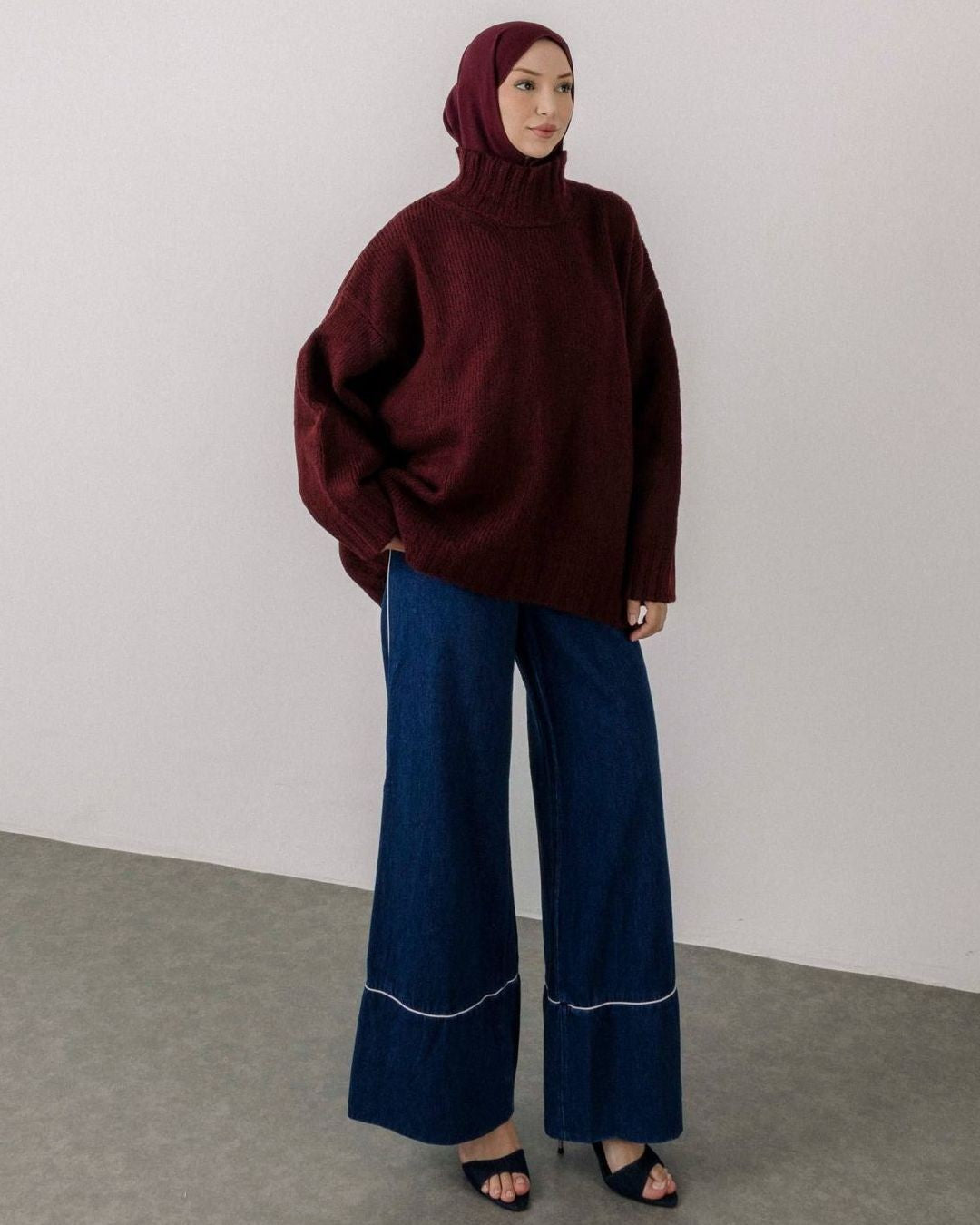 Top - Burgundy - three-quarter view