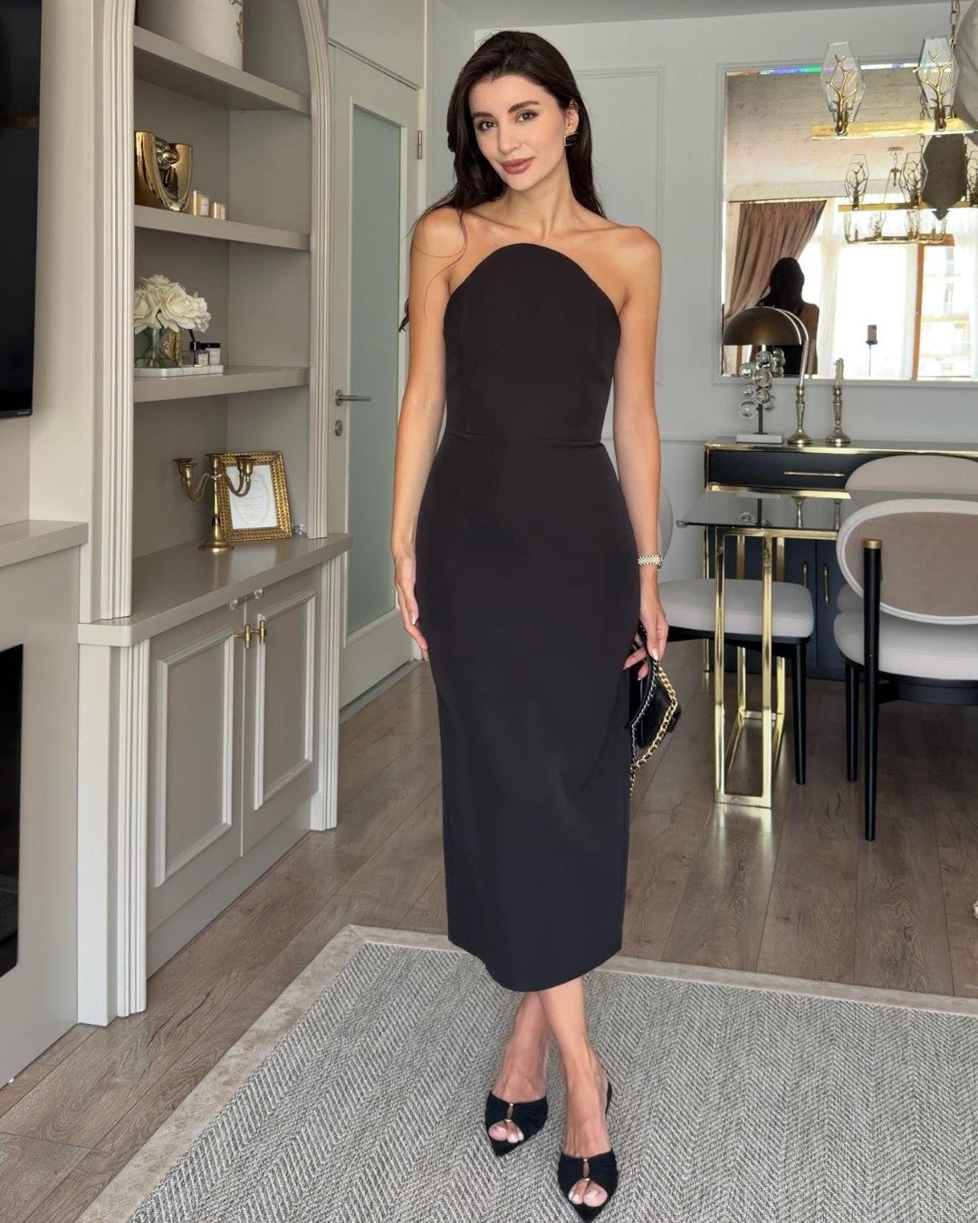 Avessa Sculpted Midi Dress