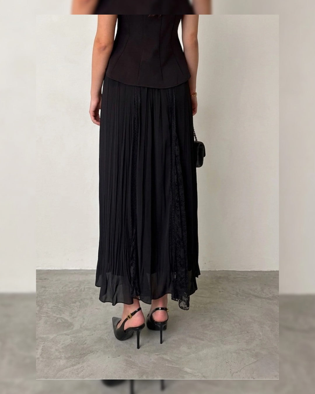 Flow Lace Detail Skirt