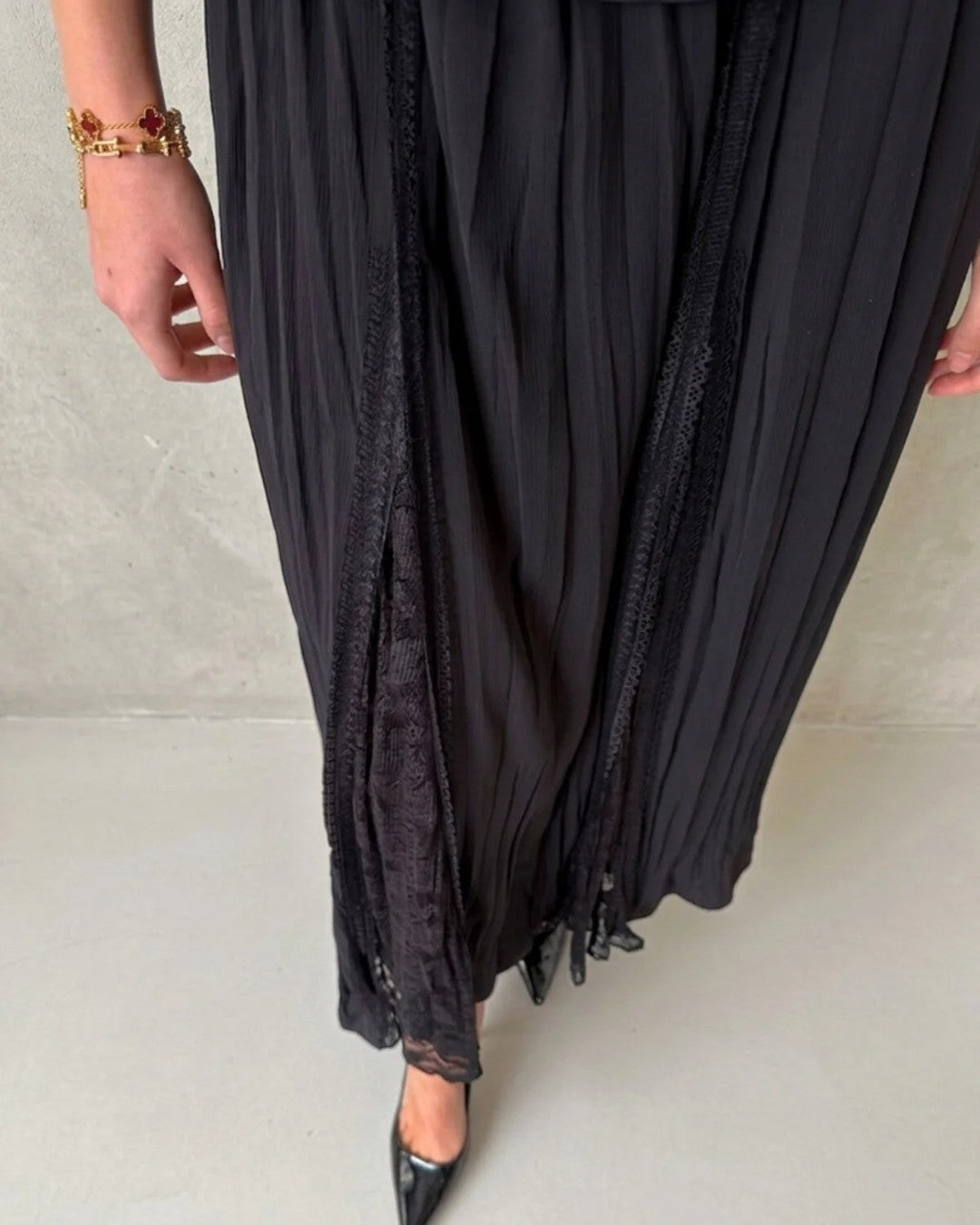 Flow Lace Detail Skirt
