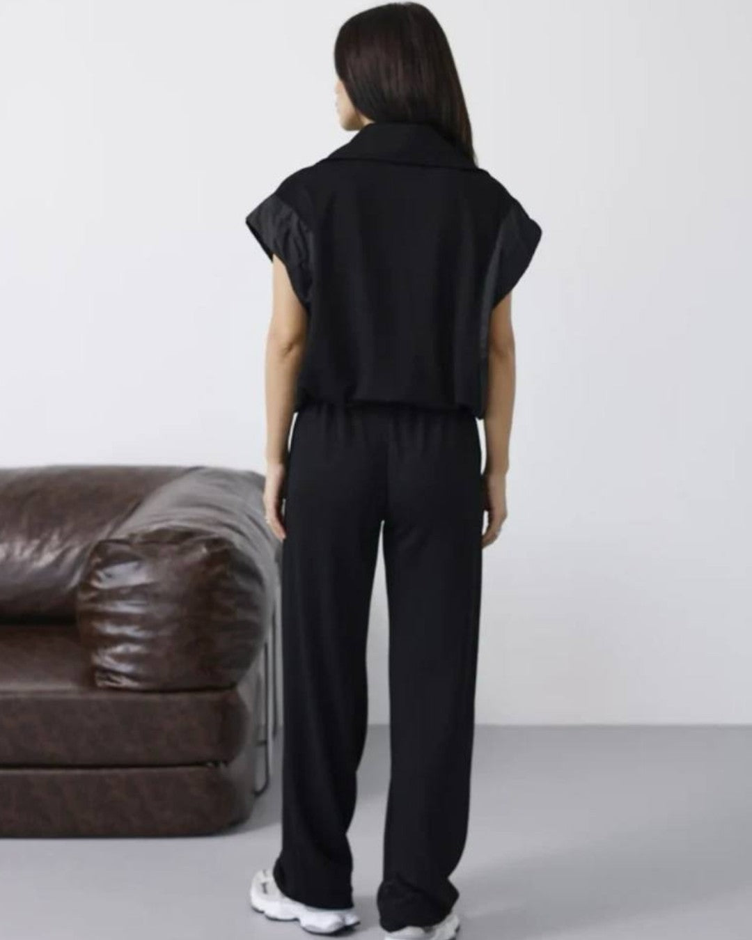 Minimal Two Piece Set