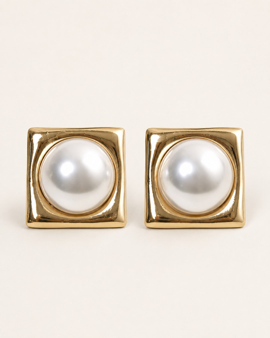 Palais Pearl Square Studs