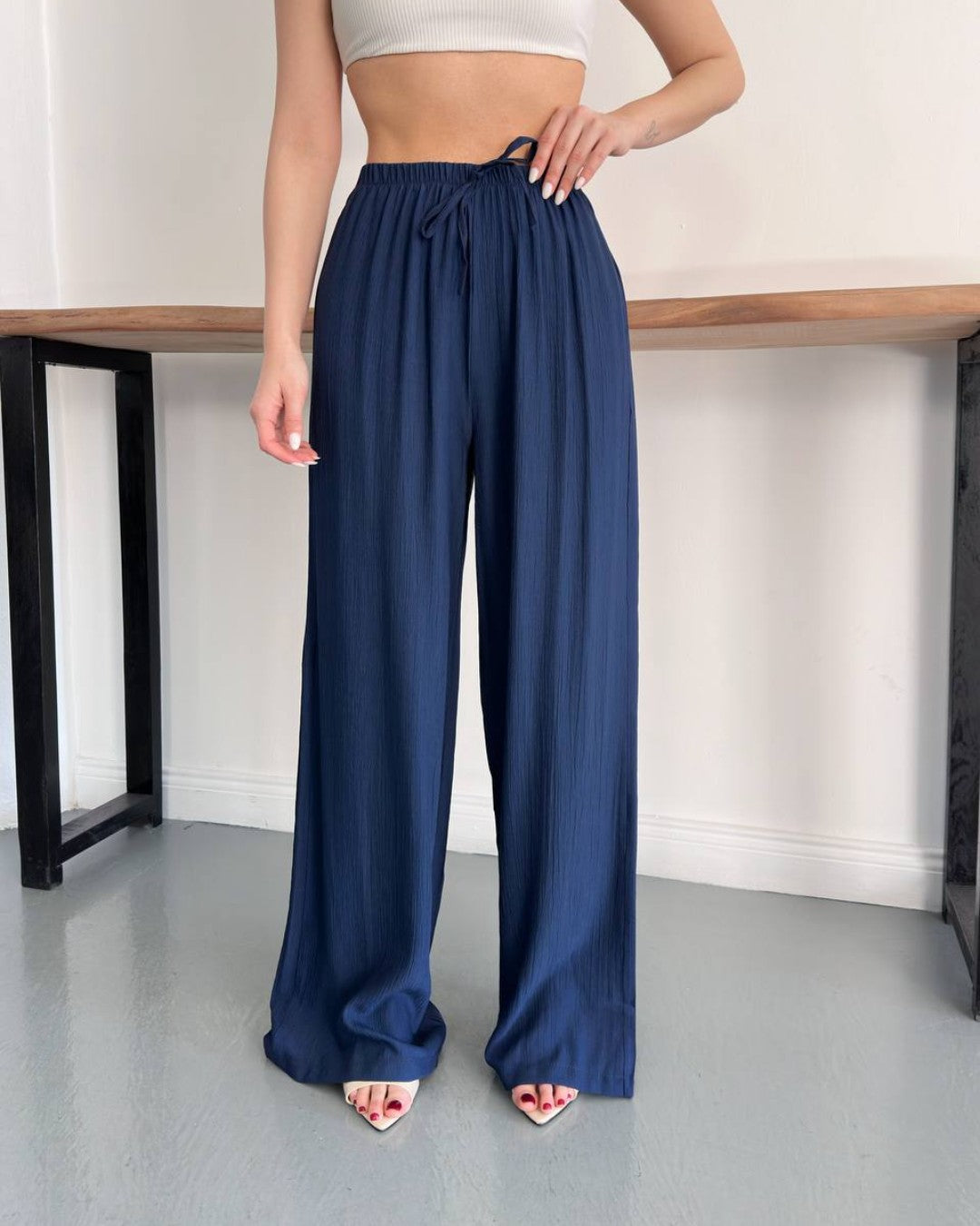 Relaxed Wide-Leg Pants