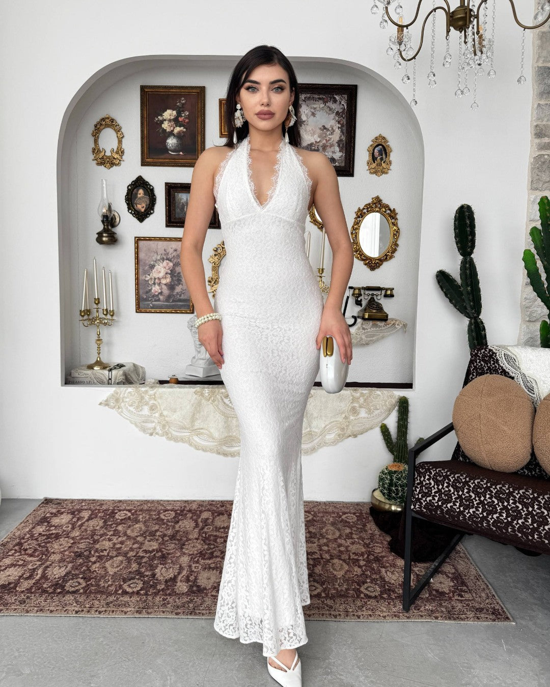 Romance in Lace Dress