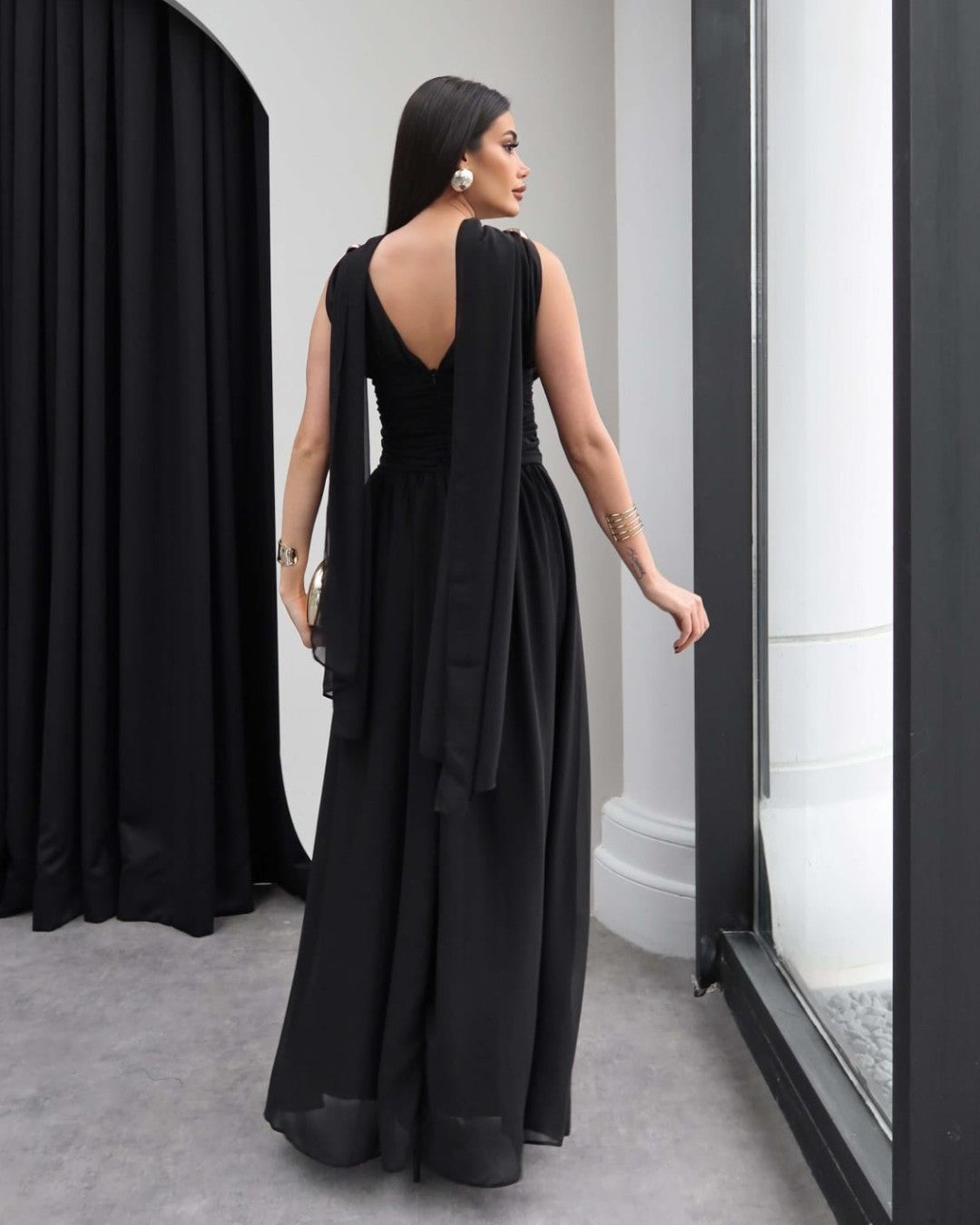 Sculpted Waist Flow Maxi Dress