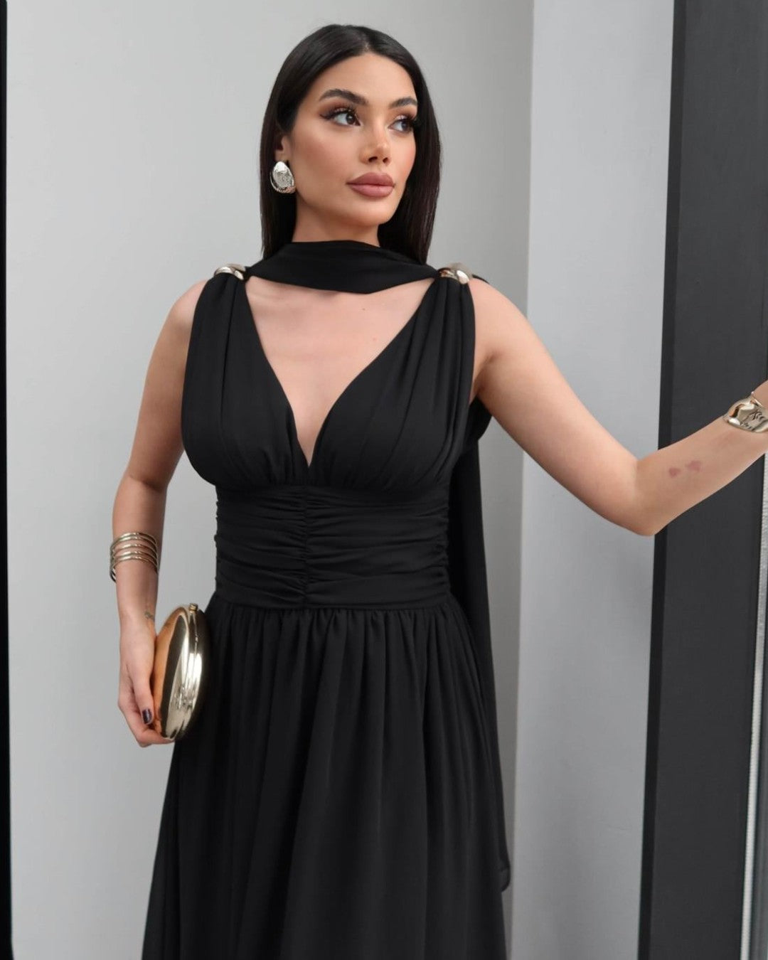 Sculpted Waist Flow Maxi Dress