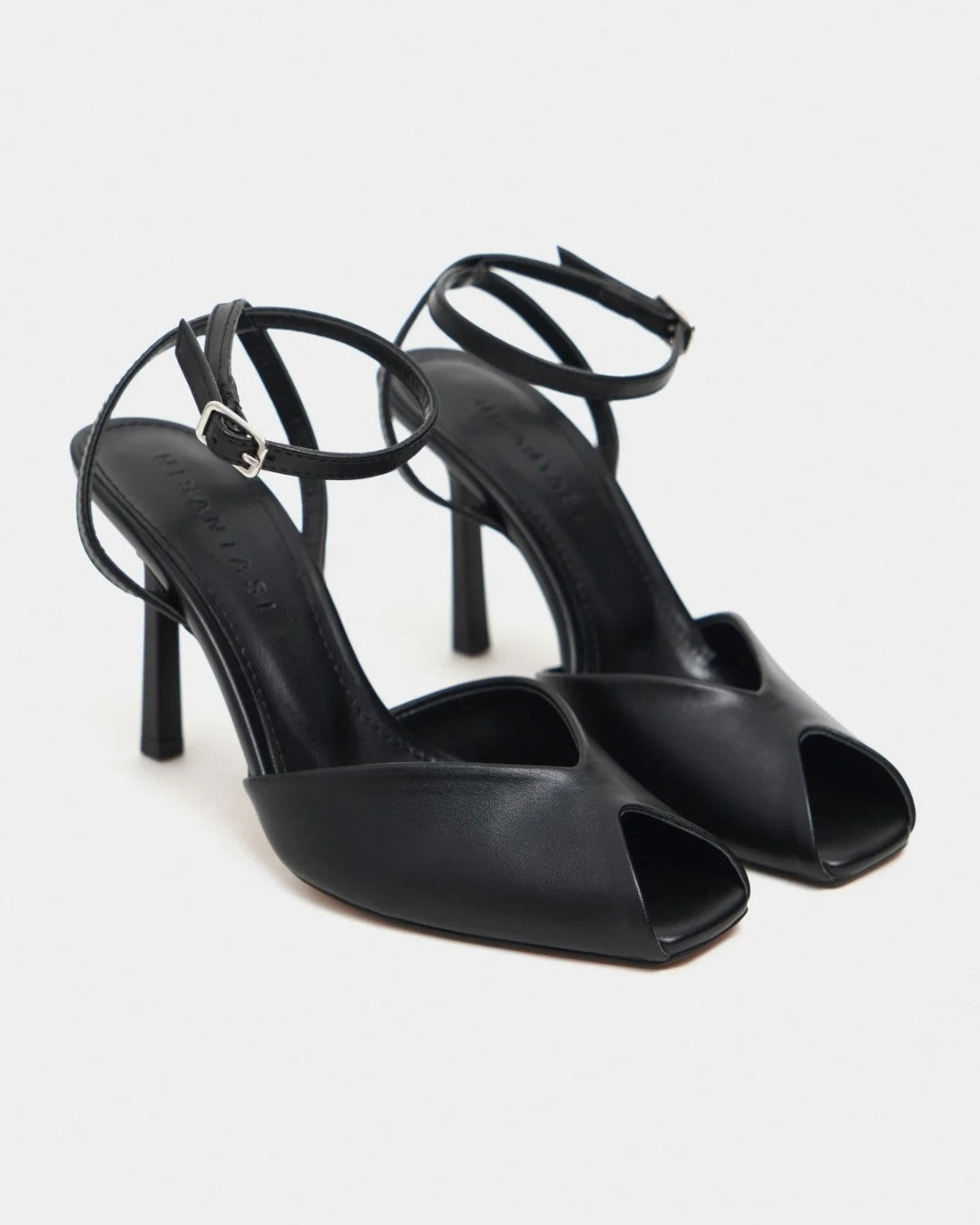 Soft Minimal Heels