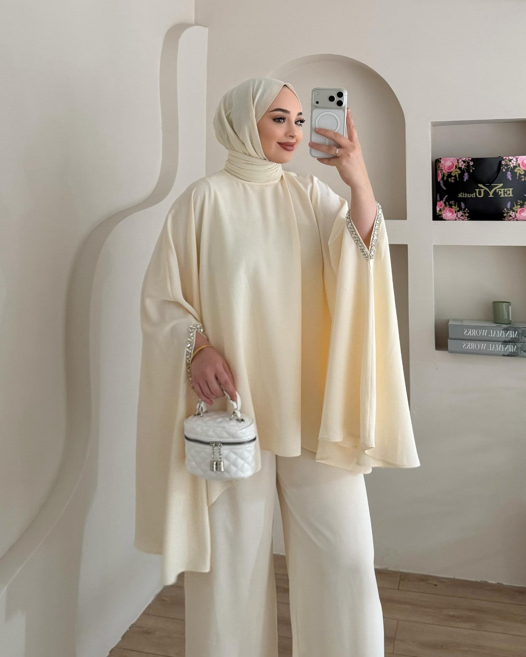 The Arabella Cape Set
