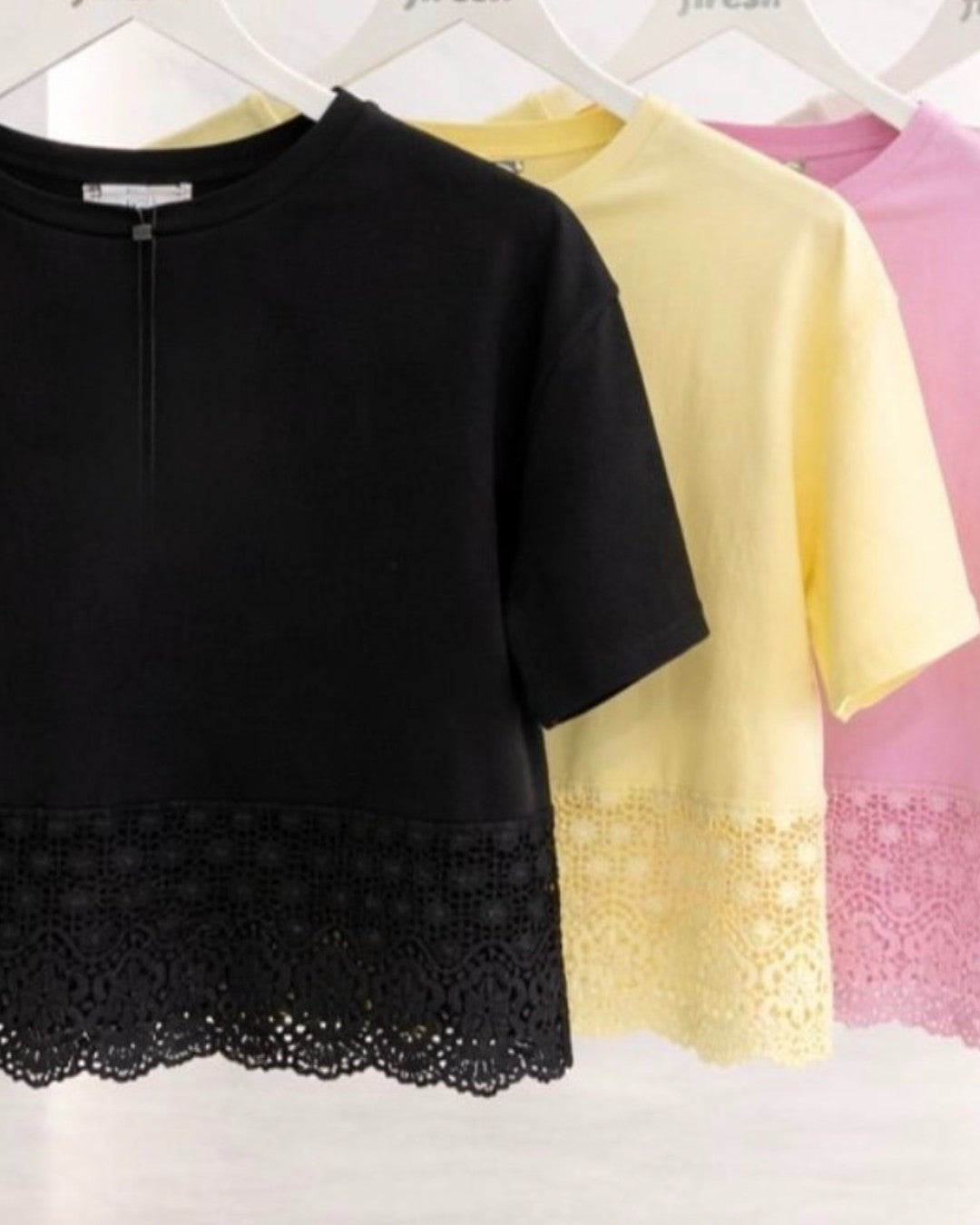 Lace Trim Cropped T-Shirt