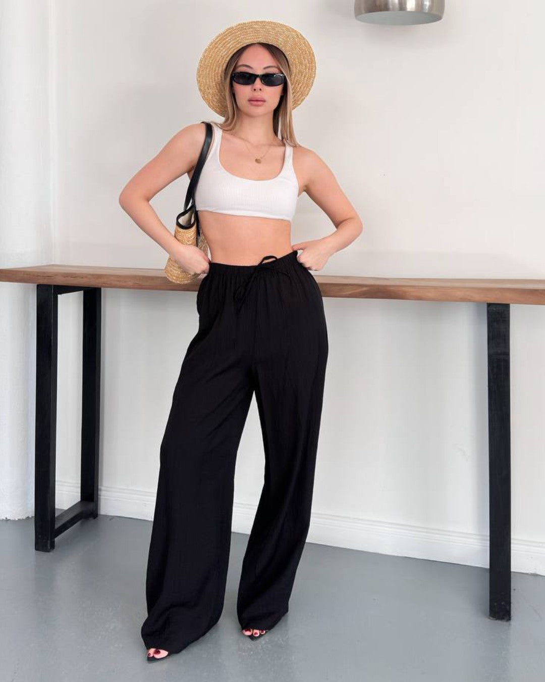 Relaxed Wide-Leg Pants