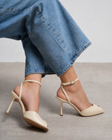 Soft Minimal Heels