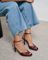 Soft Minimal Heels